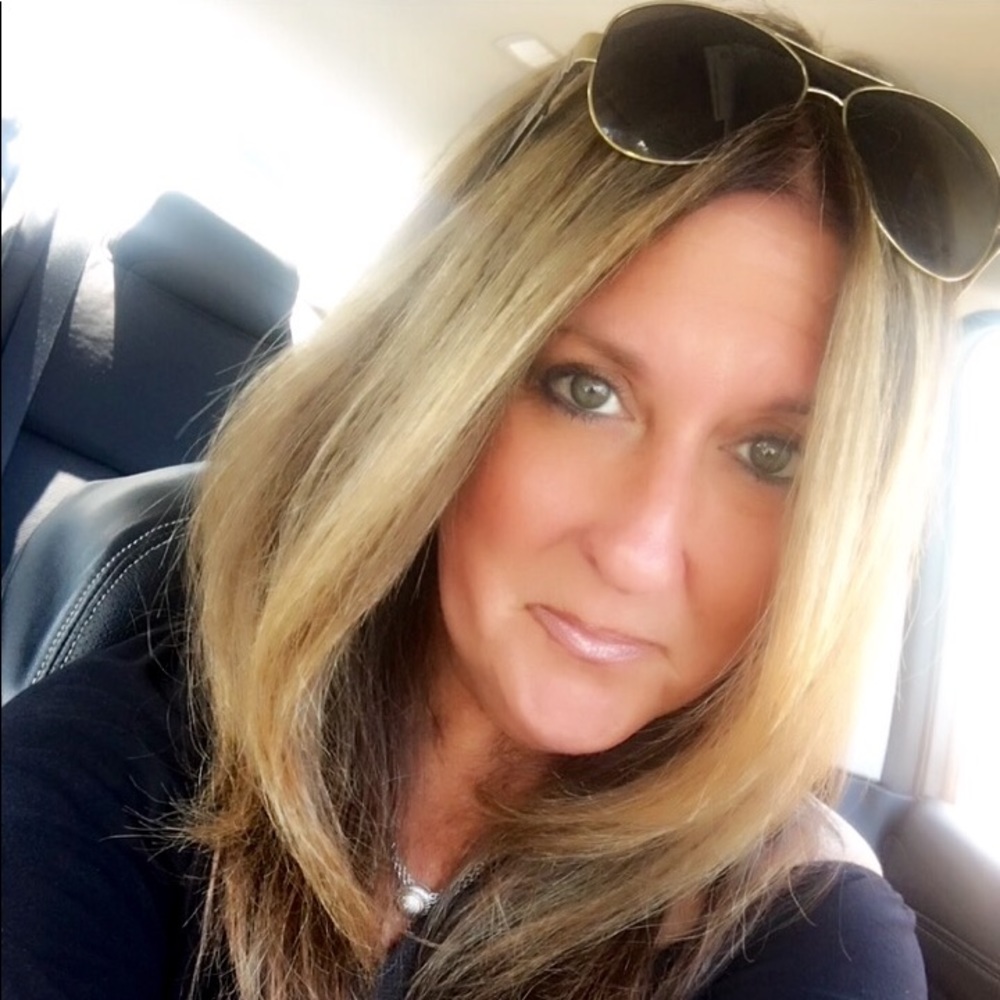 Meet your Posher, Lori